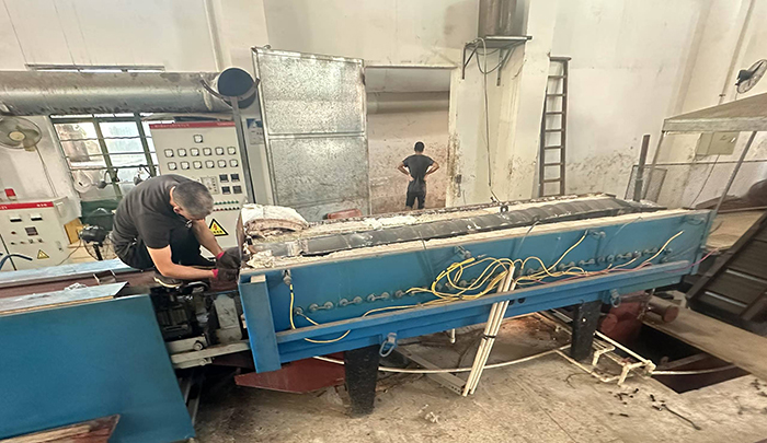 網(wǎng)帶淬火爐智能升級